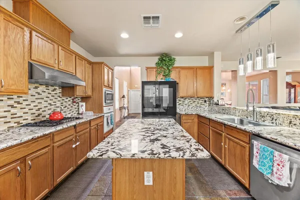 $740,000 | 9820 Spring View Way, Elk Grove, CA 95757