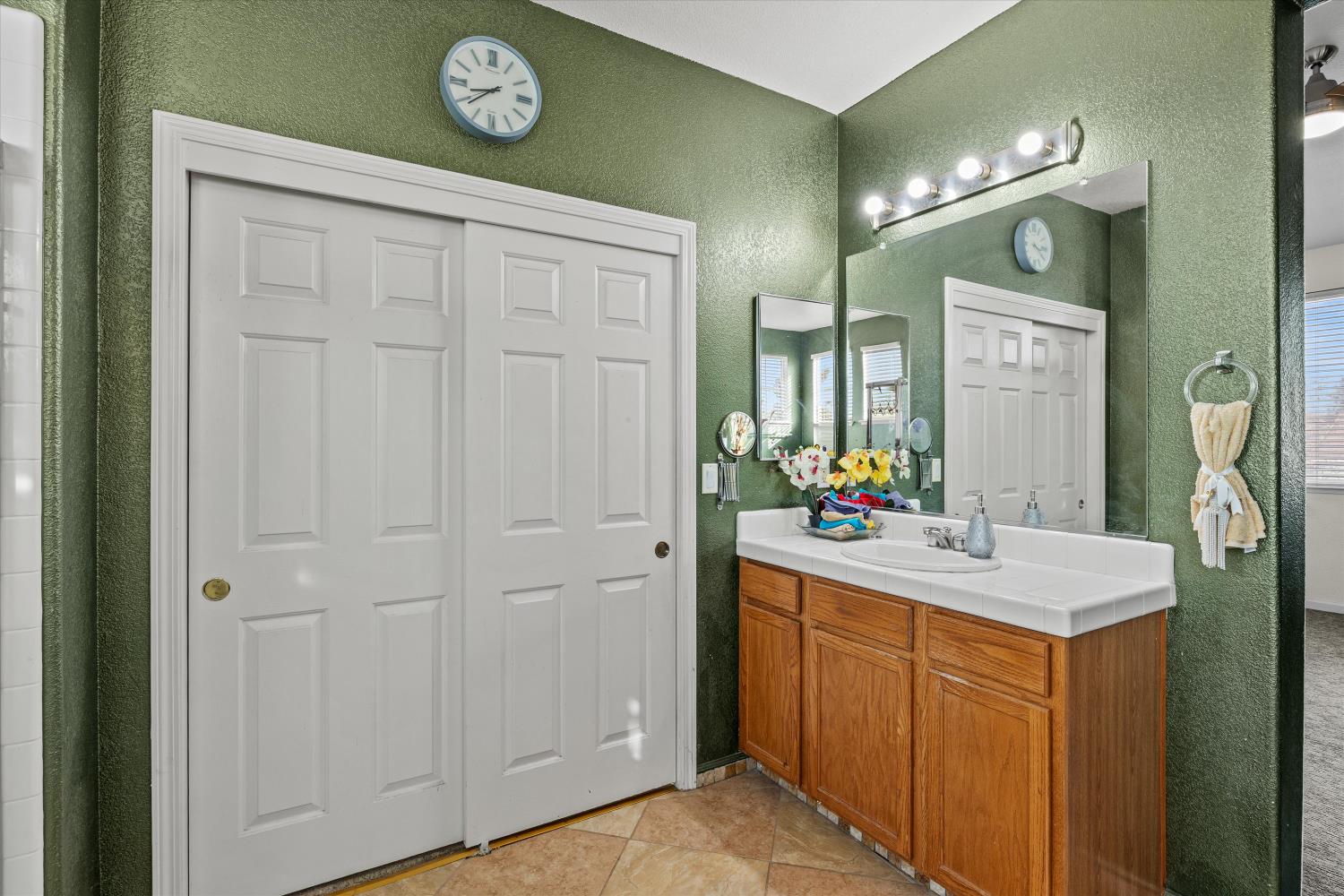 9820 Spring View Way Elk Grove, CA 95757 - Photo 26 of 48