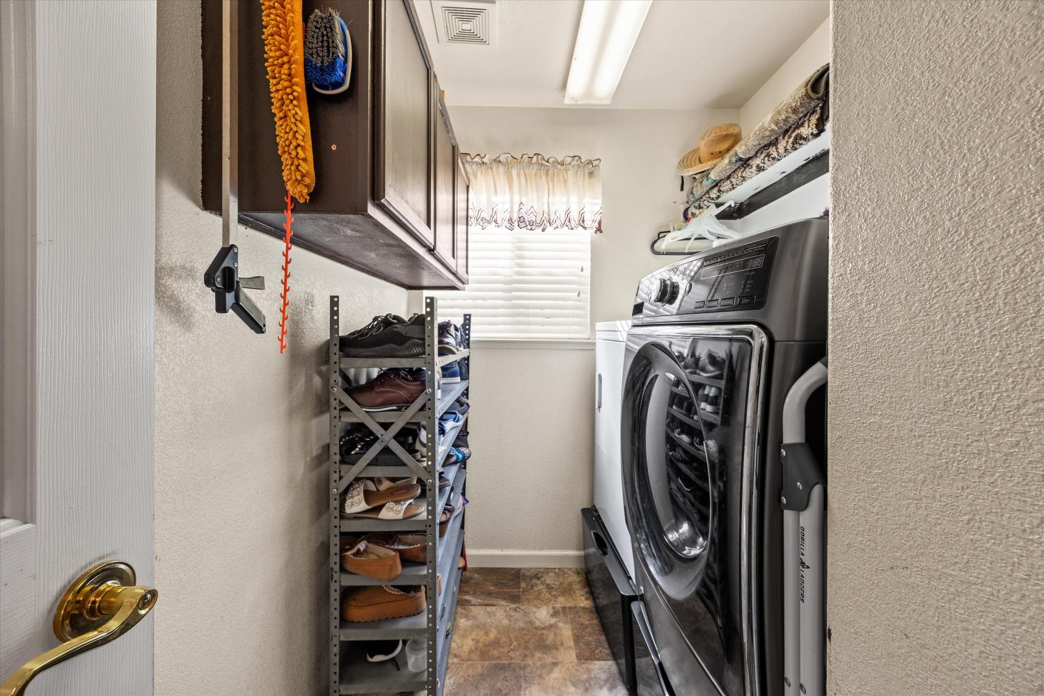 9820 Spring View Way Elk Grove, CA 95757 - Photo 34 of 48