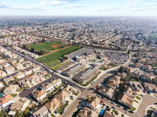 $740,000 | 9820 Spring View Way, Elk Grove, CA 95757