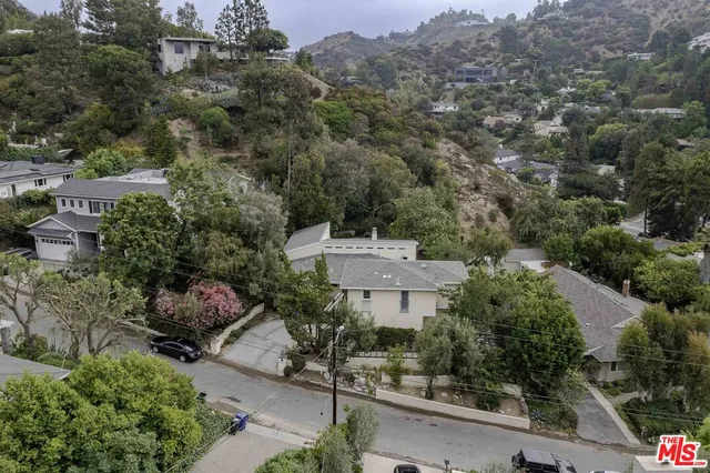 $2,590,000 | 2250 Betty Lane, Beverly Hills, CA 90210