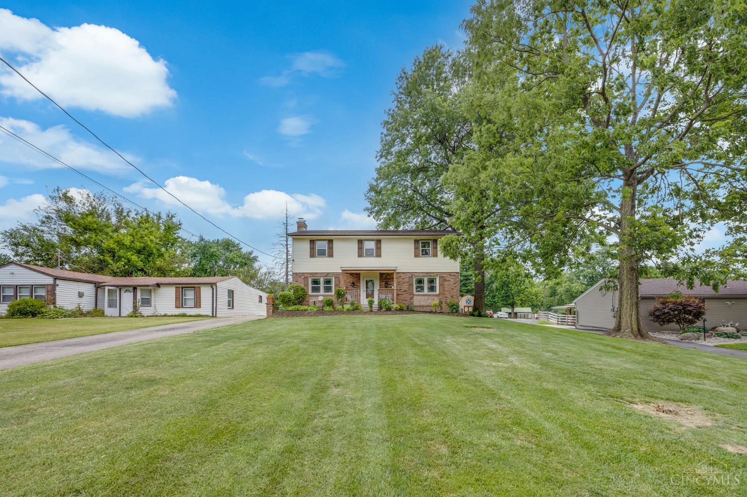 10495 Pottinger Road Cincinnati, OH 45251 - Photo 4 of 63