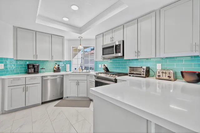 $4,800 | 77707 Calle Las Brisas South, Palm Desert, CA 92211