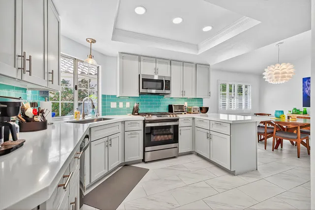 $4,800 | 77707 Calle Las Brisas South, Palm Desert, CA 92211