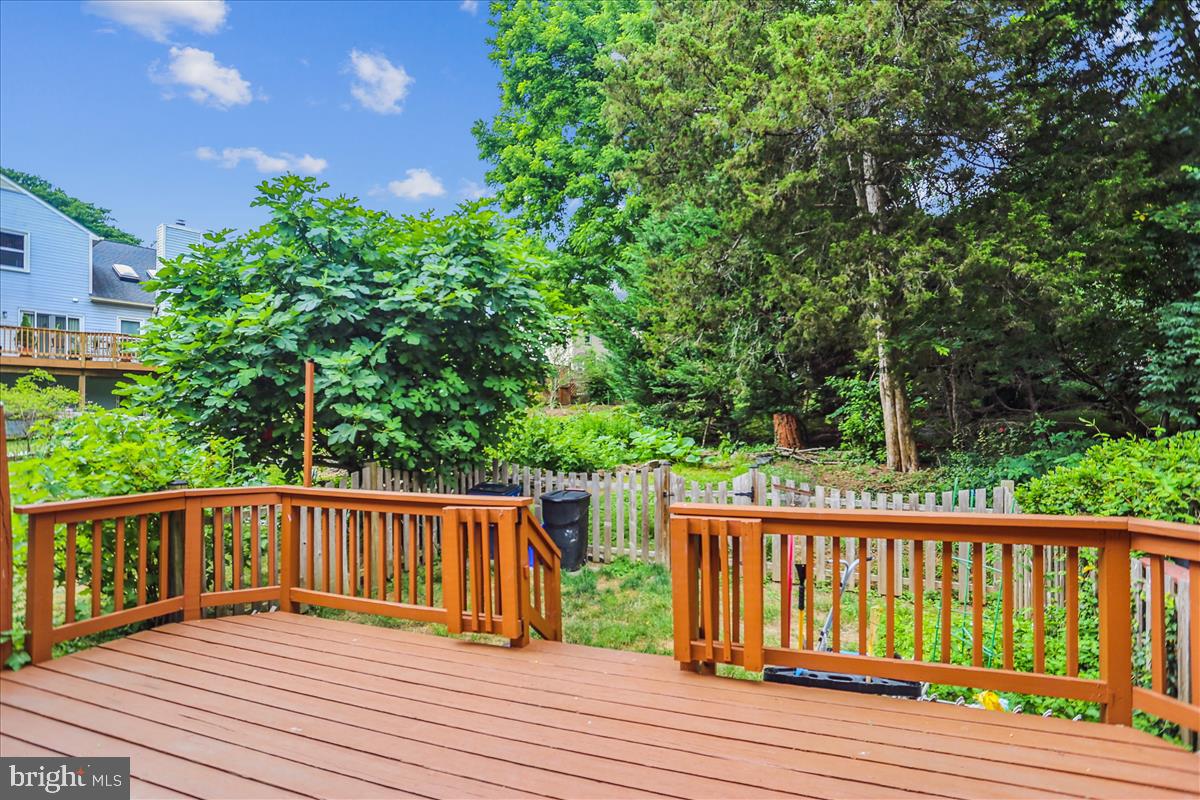 18 Kinsman View Circle Silver Spring, MD 20901 - Photo 11 of 58