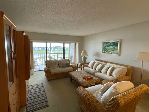 $1,400 | 4838 Esedra Court, Unit 304, Lake Worth, FL 33467