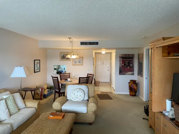 $1,400 | 4838 Esedra Court, Unit 304, Lake Worth, FL 33467