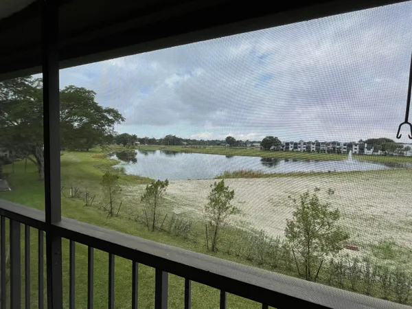 $1,400 | 4838 Esedra Court, Unit 304, Lake Worth, FL 33467