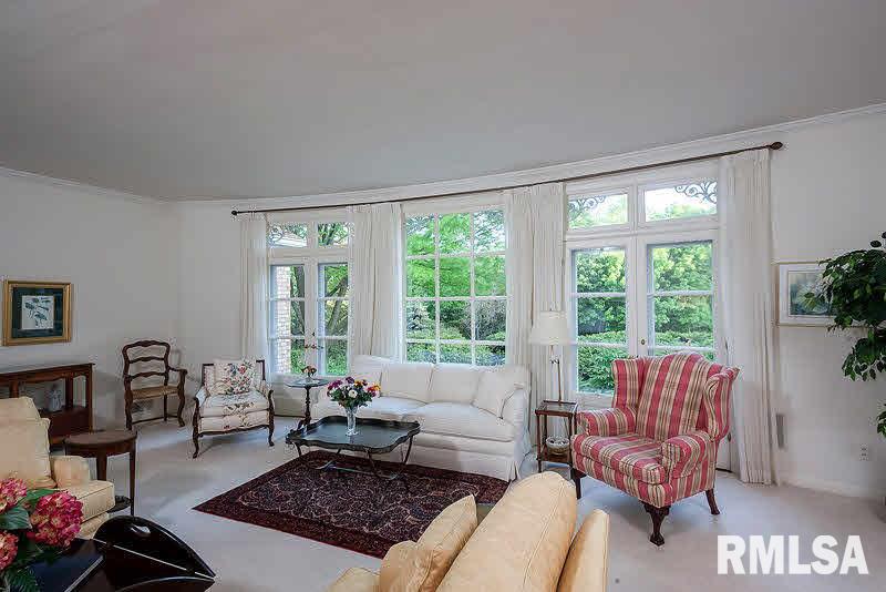 106 Bechtel Road Bettendorf, IA 52722 - Photo 4 of 18 Gallery Image 4