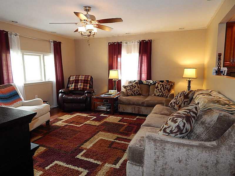 205 Redd Run Road Washington, PA 15301 - Photo 7 of 22 Living Room.