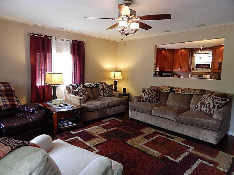 205 Redd Run Road Washington, PA 15301 - Photo 8 of 22 Living Room.
