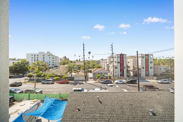 $699,000 | 1055 South Serrano Avenue, Unit 305, Los Angeles, CA 90006