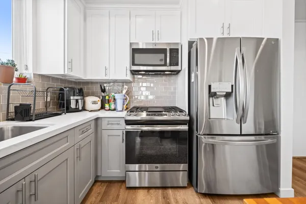 $699,000 | 1055 South Serrano Avenue, Unit 305, Los Angeles, CA 90006