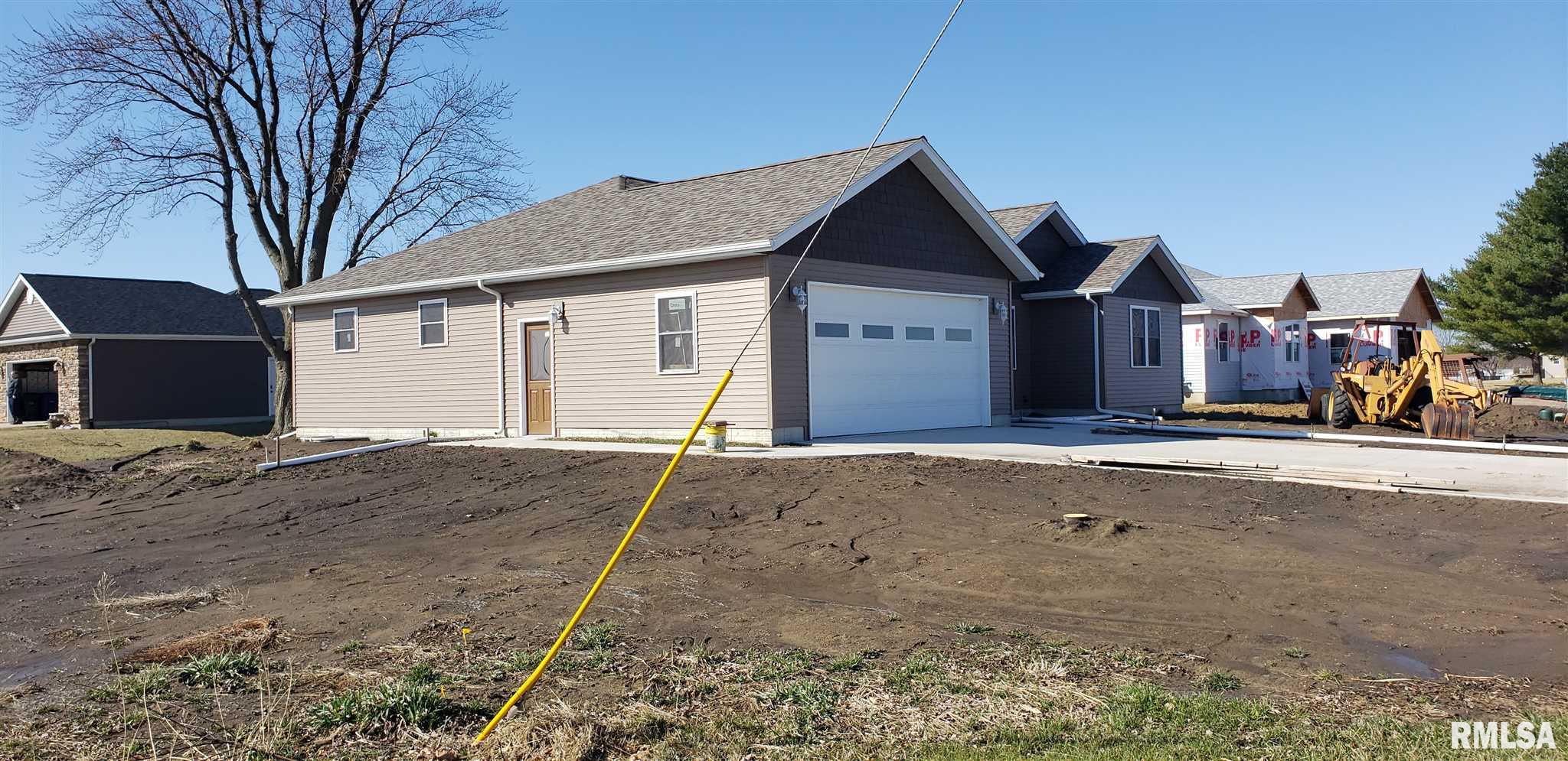 398 East Cypress Road Canton, IL 61520 - Photo 2 of 43