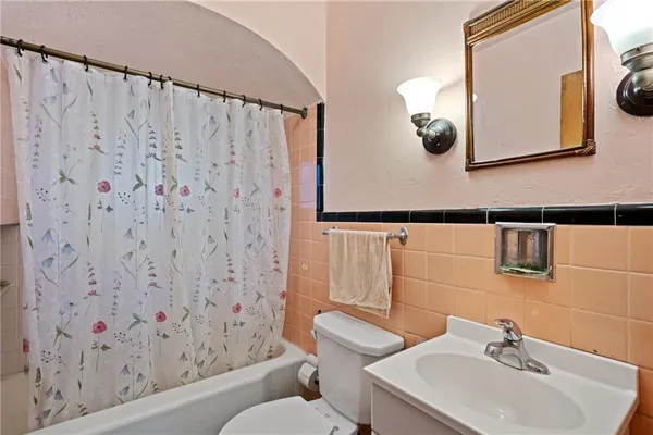 $2,975 | 922 Jancey Street, Pittsburgh, PA 15206