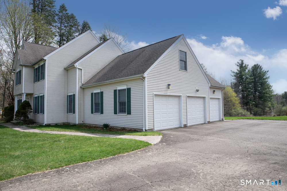 735 Cook Hill Road Cheshire, CT 06410 - Photo 4 of 35 Plenty of parking.