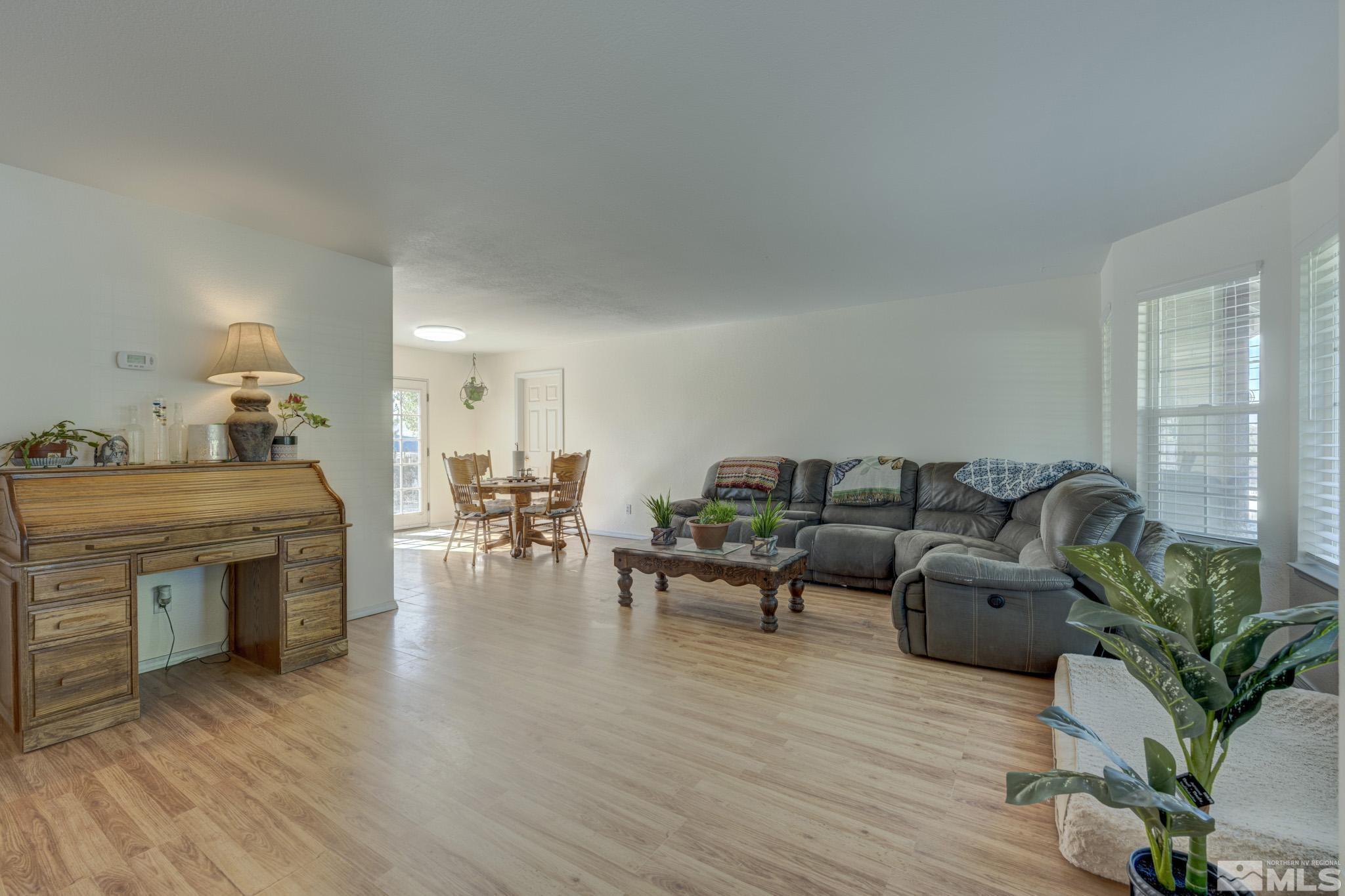 9450 Benedict Drive Sparks, NV 89441 - Photo 4 of 24 Photo 4