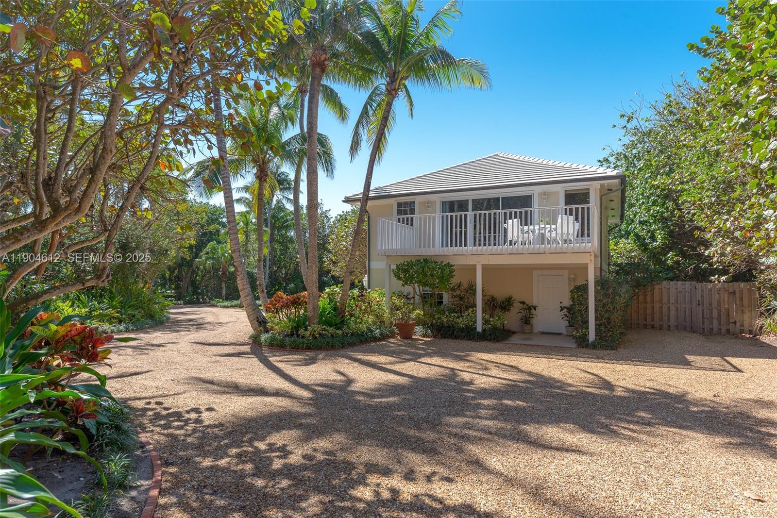 247 South Beach Road Jupiter Island, FL 33455 - Photo 14 of 71