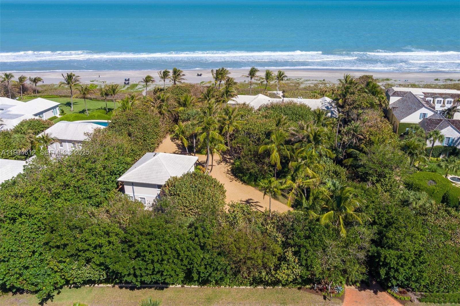 247 South Beach Road Jupiter Island, FL 33455 - Photo 9 of 71