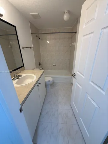 $2,455 | 119 Southwest 6th Avenue, Unit 606, Miami, FL 33130