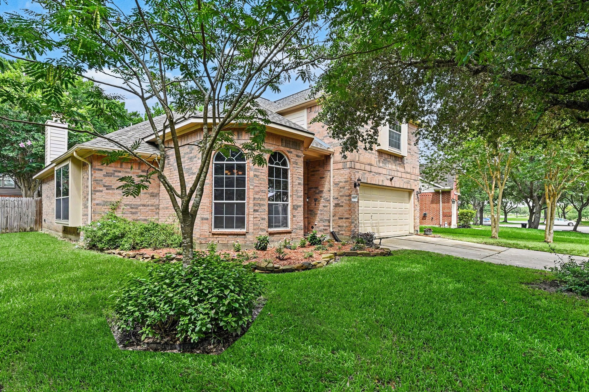 5711 Shady Hollow Court Rosharon, TX 77583 - Photo 2 of 28 Located on a Cul de sac
