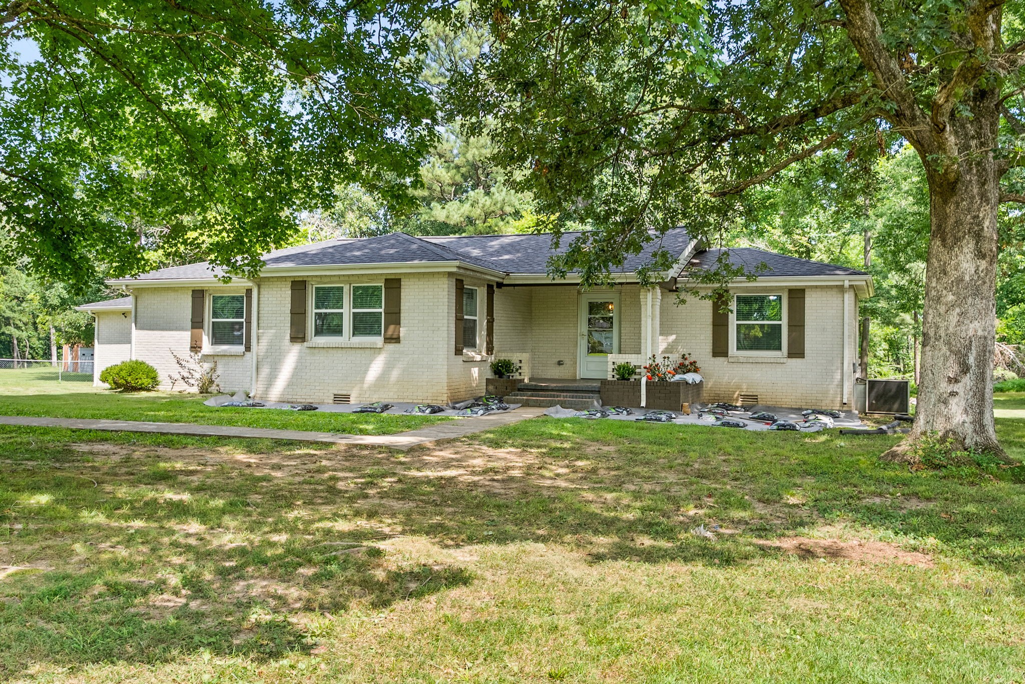 1561 Woodlawn Road Clarksville, TN 37042 - Photo 2 of 45