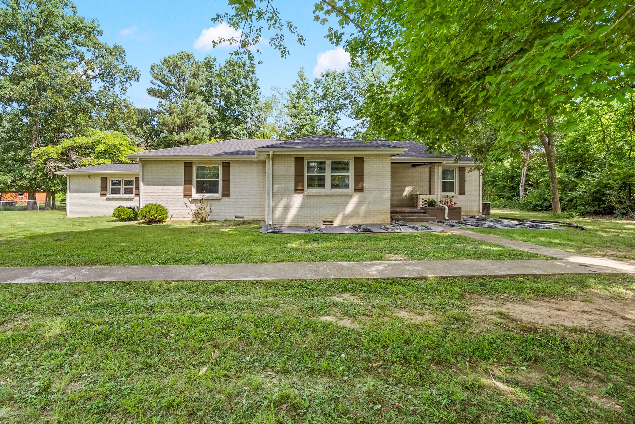 1561 Woodlawn Road Clarksville, TN 37042 - Photo 5 of 45
