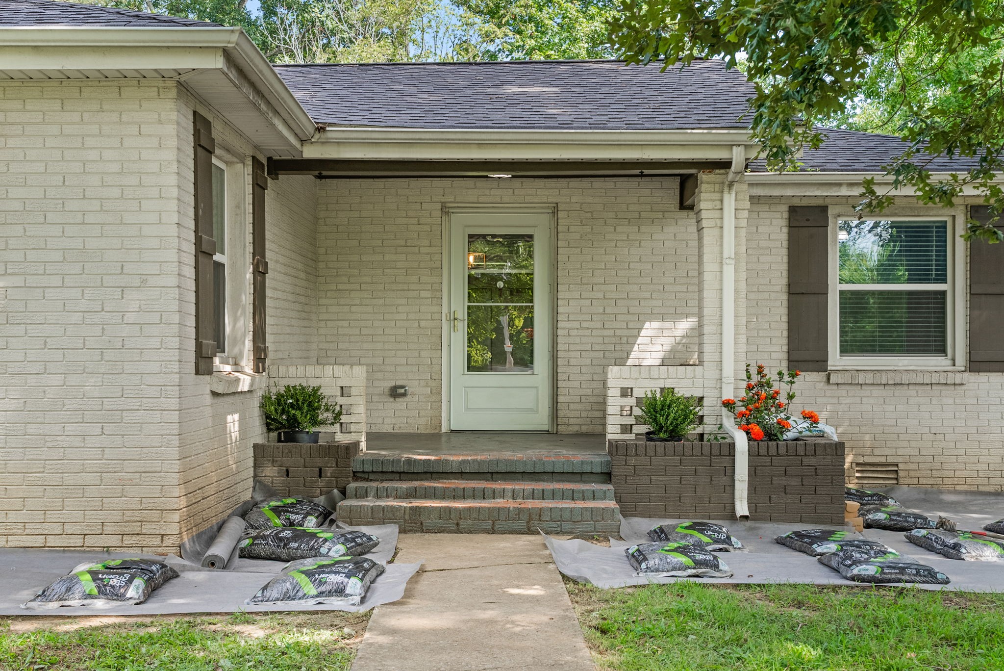 1561 Woodlawn Road Clarksville, TN 37042 - Photo 6 of 45