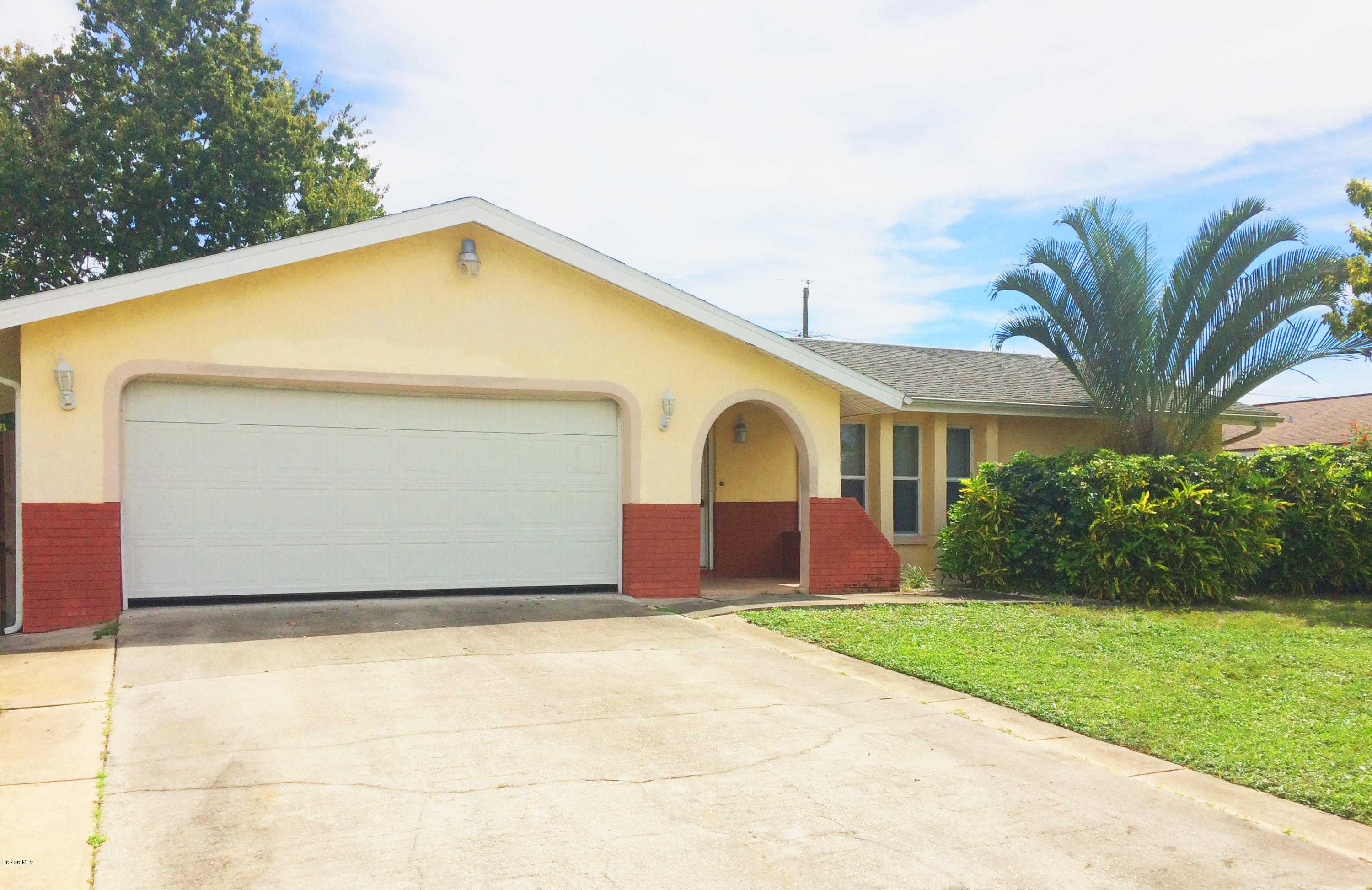 567 Croton Road Melbourne, FL 32935 - Photo 1 of 11 Front