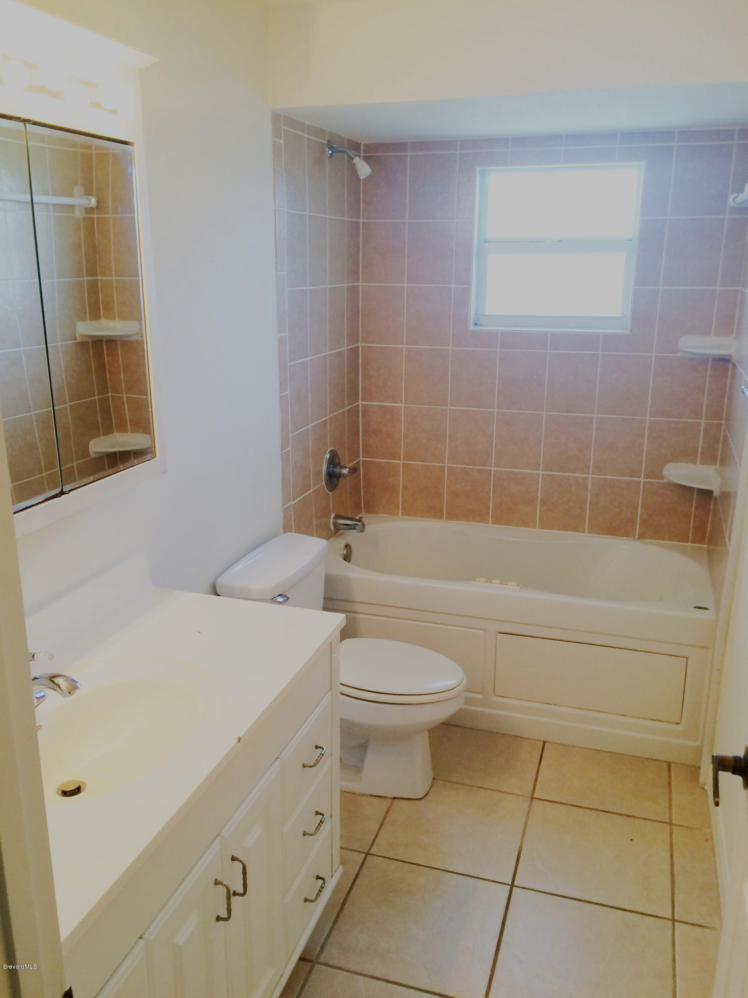 567 Croton Road Melbourne, FL 32935 - Photo 10 of 11 Guest bath