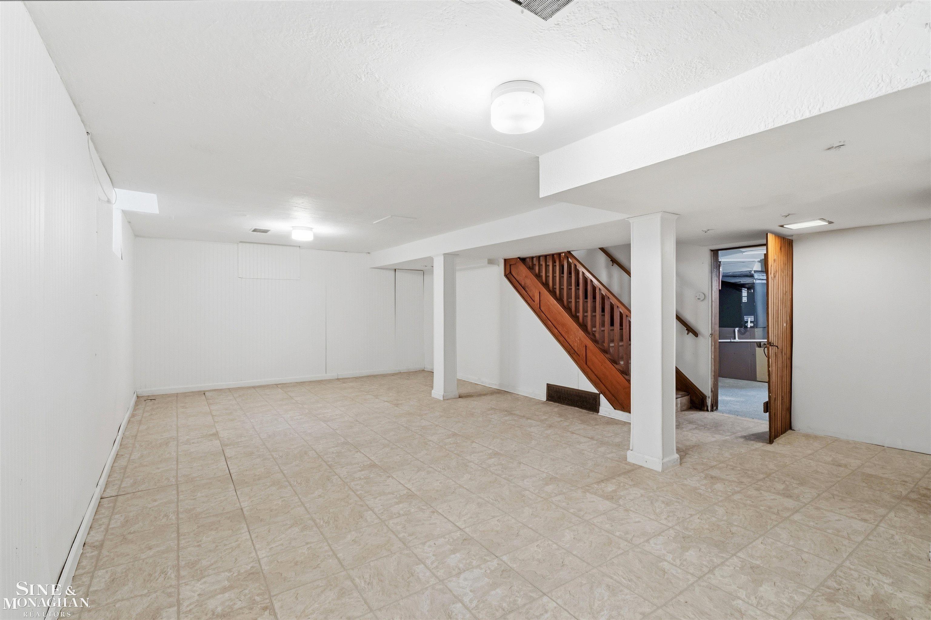 180 Fisher Road Grosse Pointe Farms, MI 48230 - Photo 41 of 88