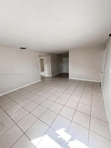 $2,000 | 3962 Park Lane, Unit 3962, Palm Springs, FL 33406