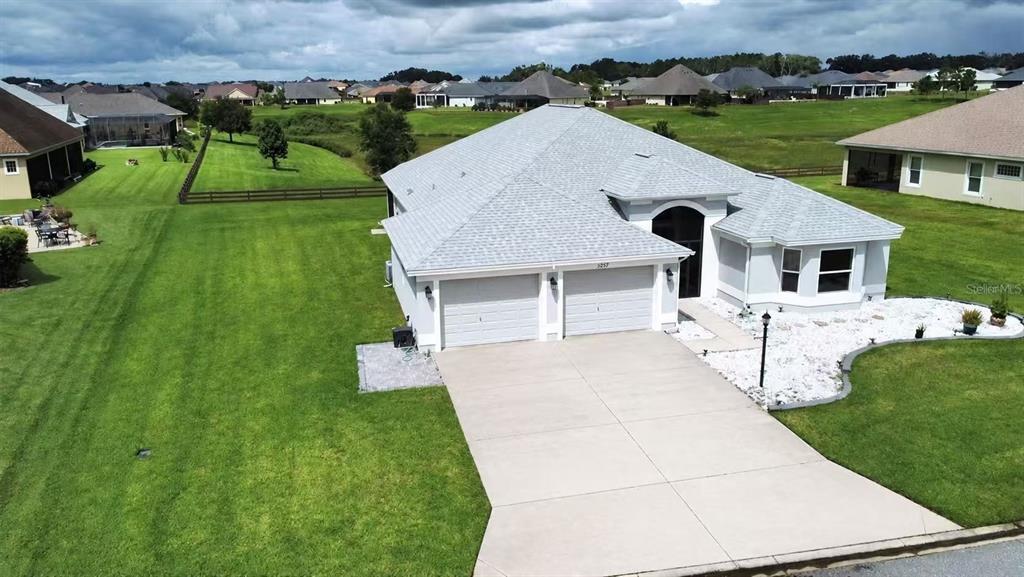 11216 Roz Way Oxford, FL 34484 - Photo 2 of 33