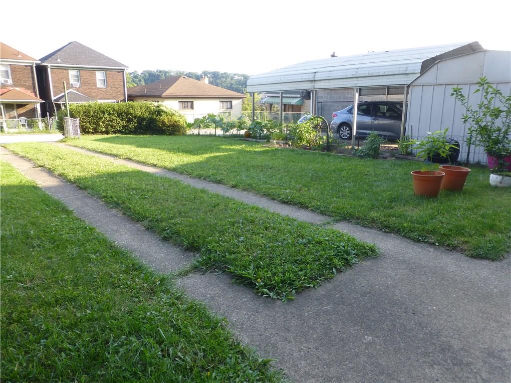 526 Ridge Avenue East Pittsburgh, PA 15112 - Photo 23 of 25 Private drive leading to the 1 car integral garage.