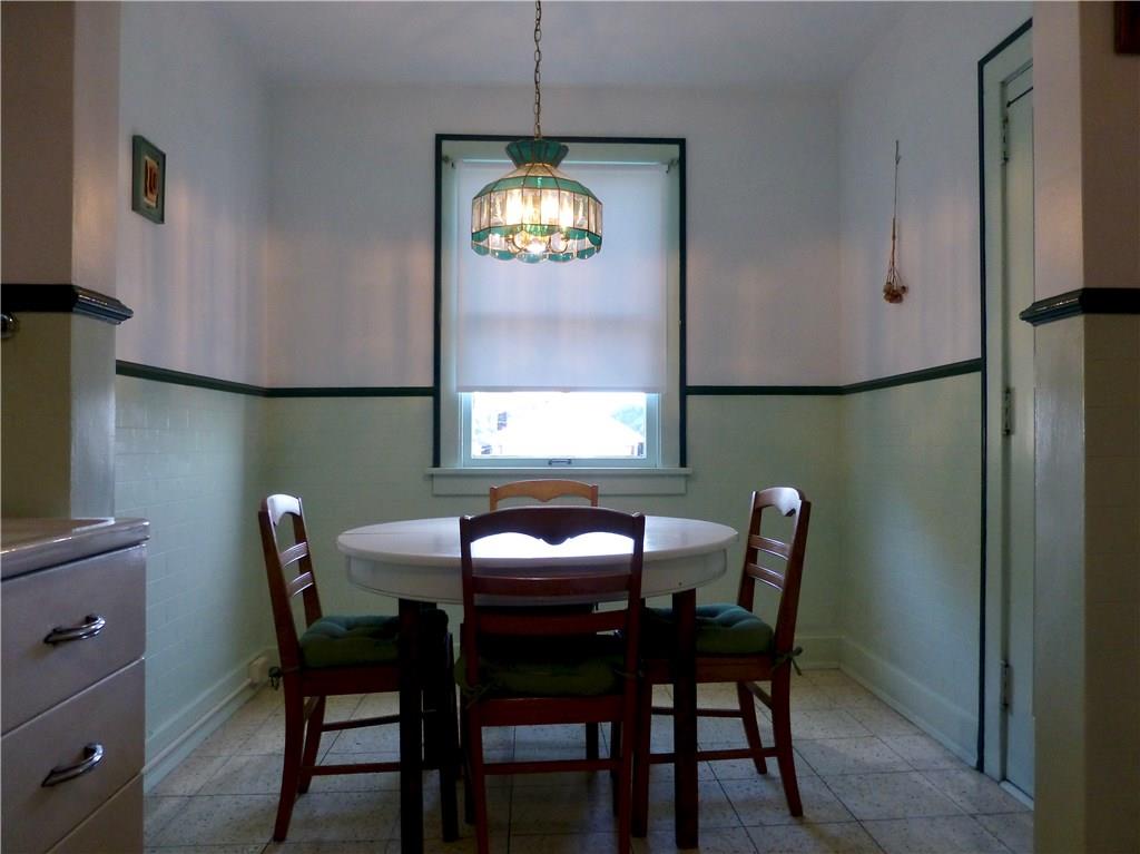 526 Ridge Avenue East Pittsburgh, PA 15112 - Photo 9 of 25 8x7 Breakfast nook