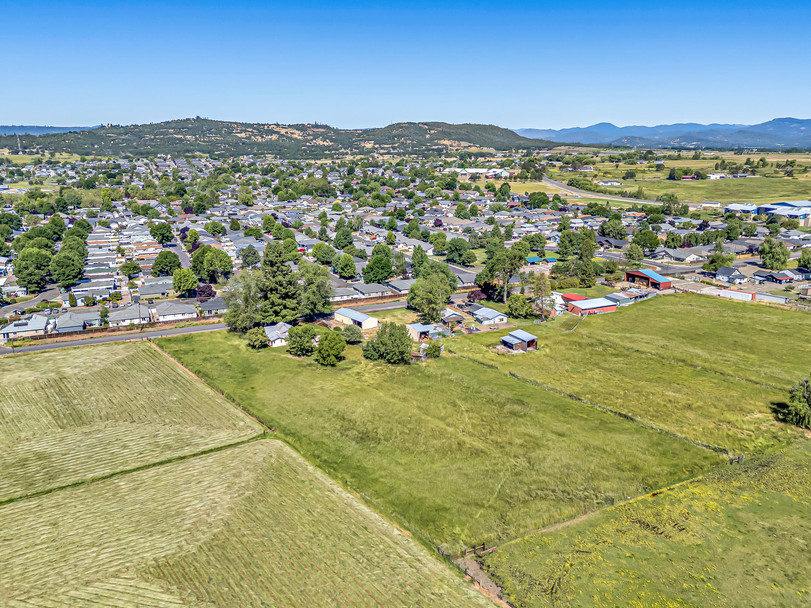144 Reese Creek Road Eagle Point, OR 97524 - Photo 37 of 39 DJI_20250602102757_0145_D