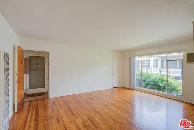 $2,150 | 1055 South Wooster Street, Unit 5, Los Angeles, CA 90035