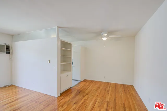 $2,150 | 1055 South Wooster Street, Unit 5, Los Angeles, CA 90035