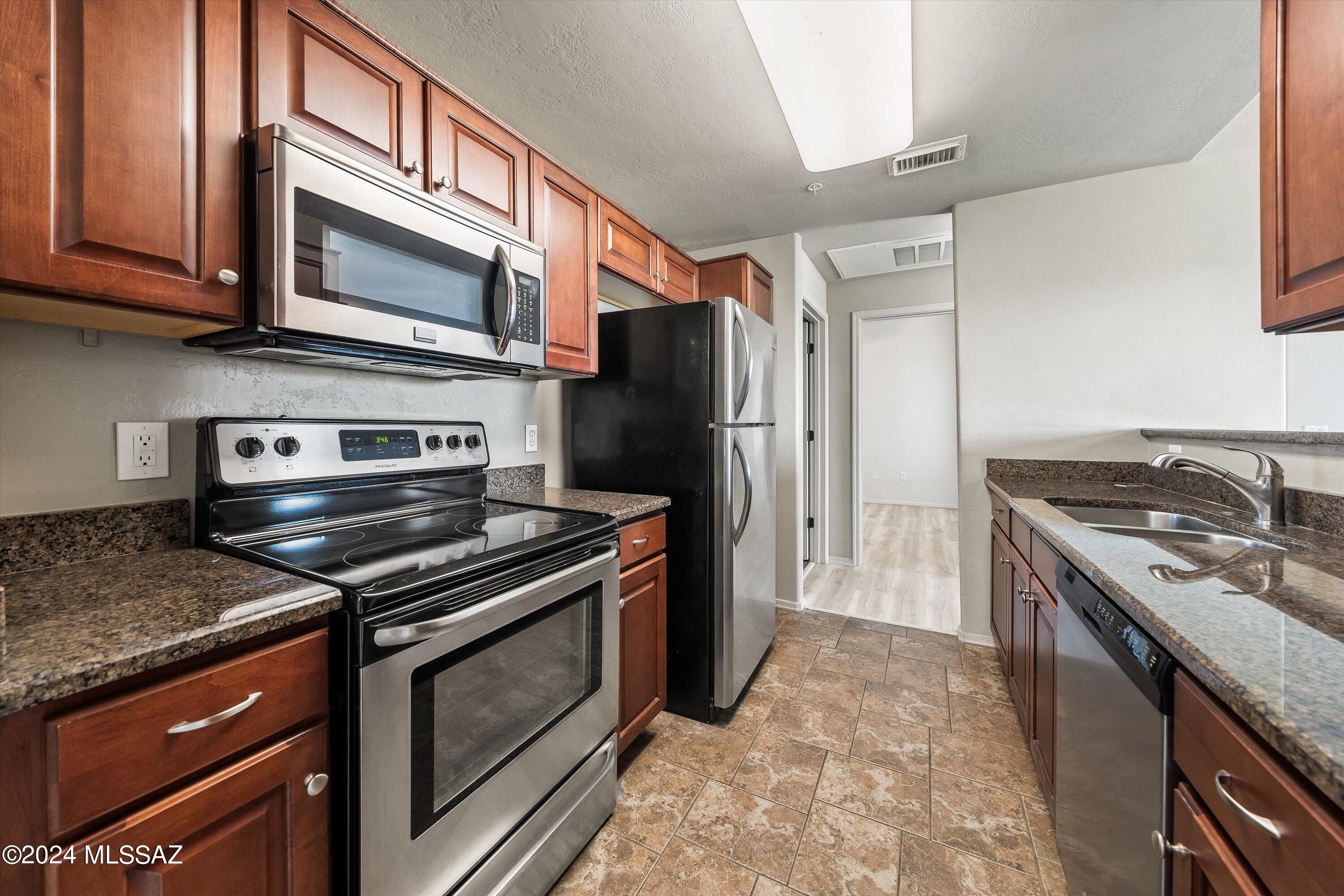 2550 East River Road, Unit 20302 Tucson, AZ 85718 - Photo 16 of 39