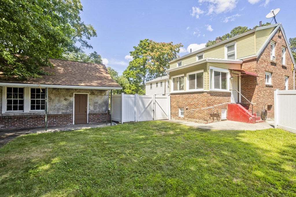 86 Laurence Street Springfield, MA 01104 - Photo 38 of 42 Gallery Image 38