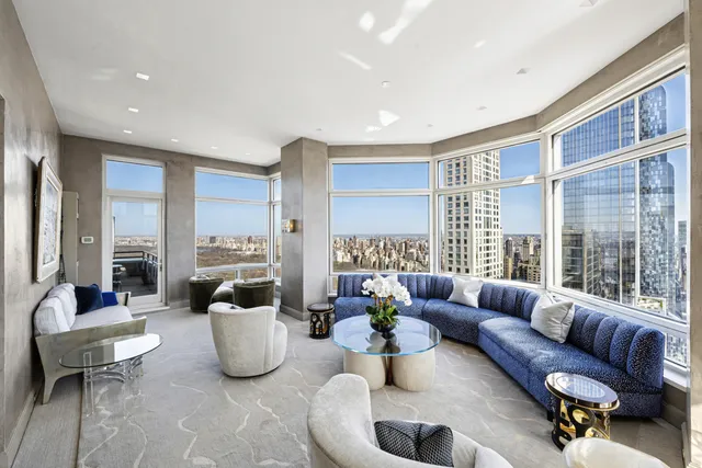 $3,990,000 | 301 West 57th Street, Unit 52C | Hell's Kitchen