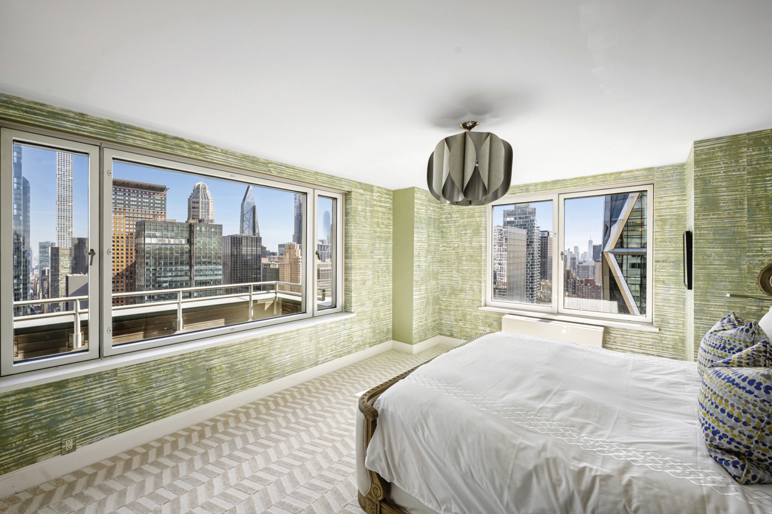 301 West 57th Street, Unit 52C Manhattan, NY 10019 - Photo 9 of 13