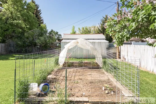 $206,000 | 220 South 2nd East, Soda Springs, ID 83276