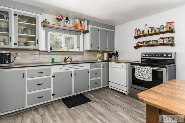 $206,000 | 220 South 2nd East, Soda Springs, ID 83276