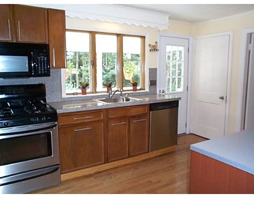 622 Edgell Road Framingham, MA 01701 - Photo 12 of 20