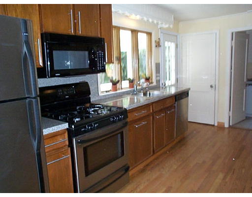 622 Edgell Road Framingham, MA 01701 - Photo 14 of 20