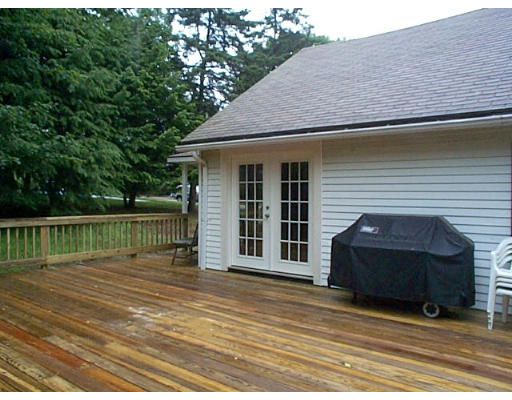 622 Edgell Road Framingham, MA 01701 - Photo 3 of 20