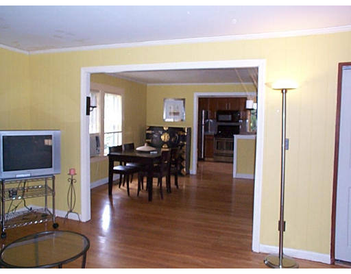 622 Edgell Road Framingham, MA 01701 - Photo 7 of 20