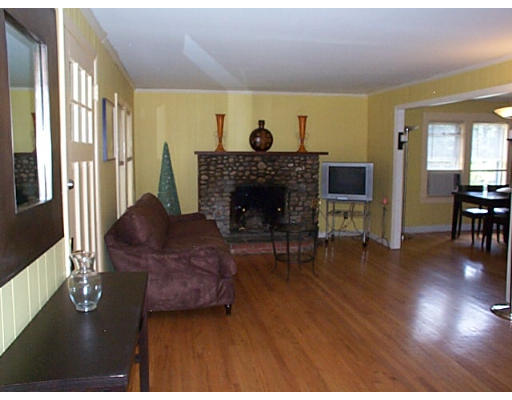 622 Edgell Road Framingham, MA 01701 - Photo 8 of 20