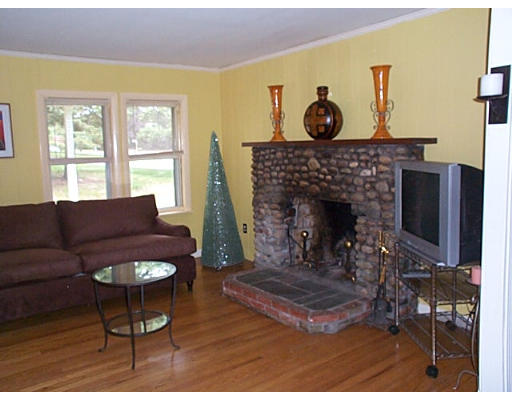 622 Edgell Road Framingham, MA 01701 - Photo 10 of 20